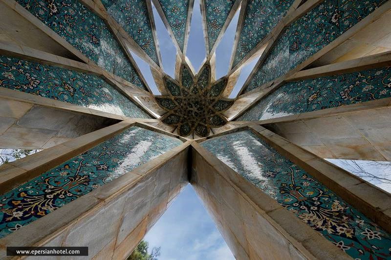 معماری سقف آرامگاه خیام